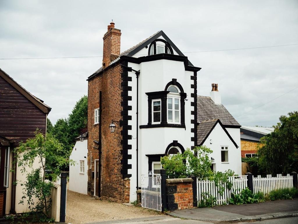 Langs Hall Leyland Buitenkant foto